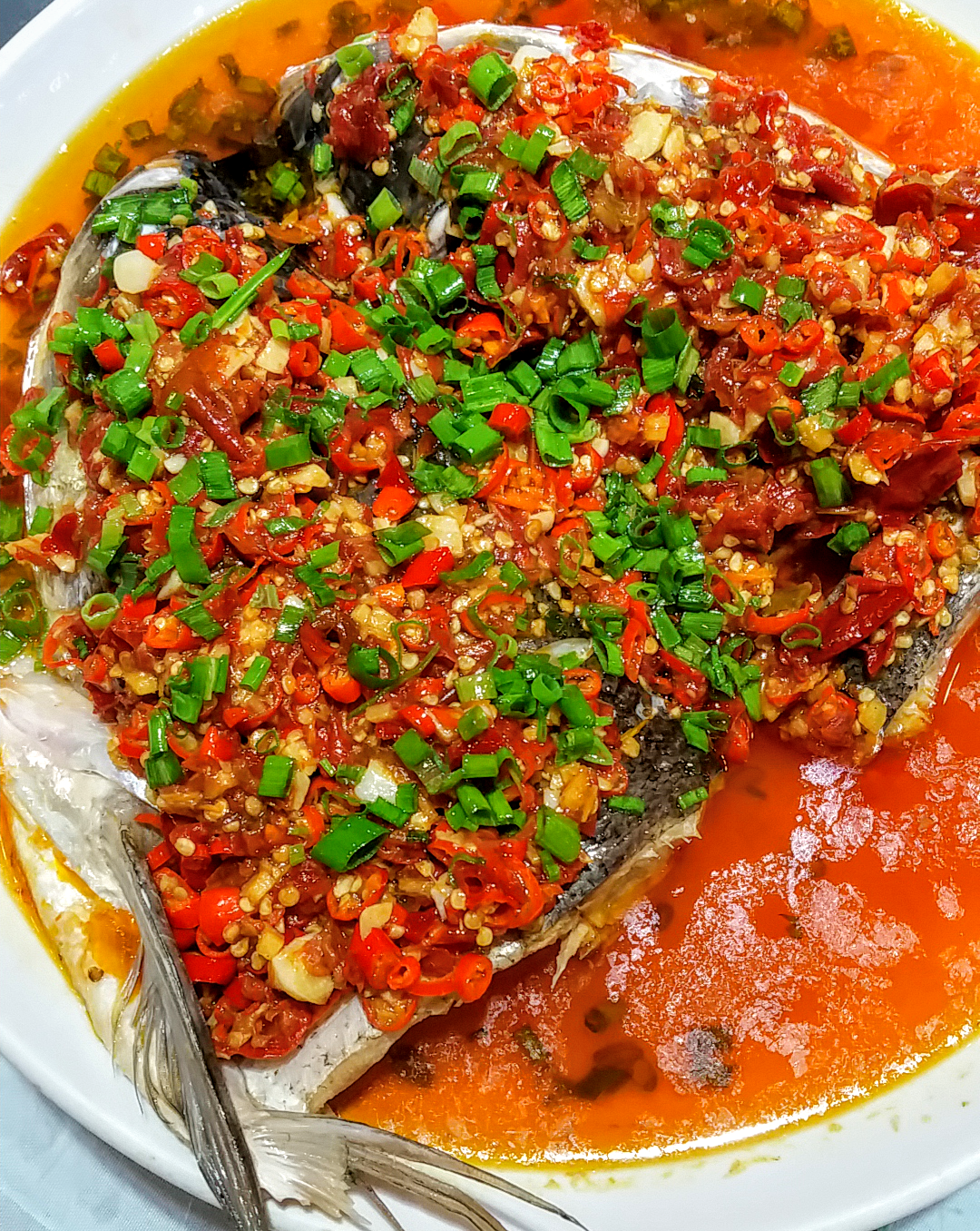 Steamed fish with chilli peppers